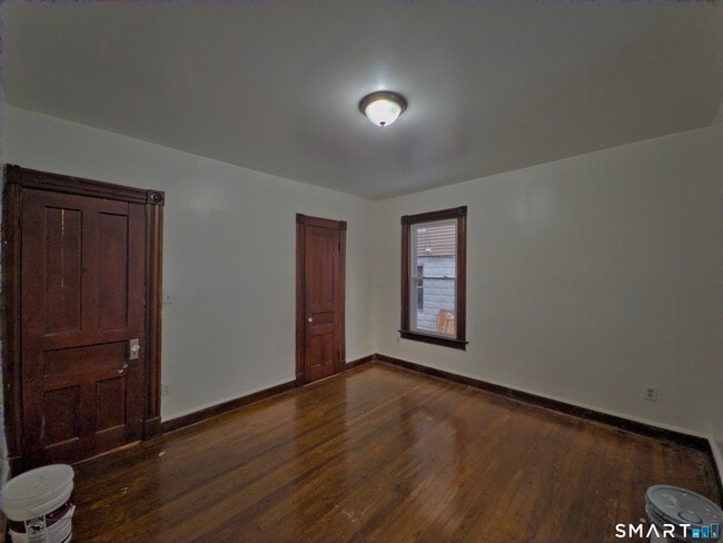 Building Photo - 64 Wood St