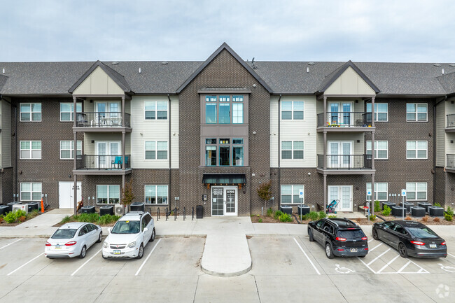 Building Photo - Pointe on 88th