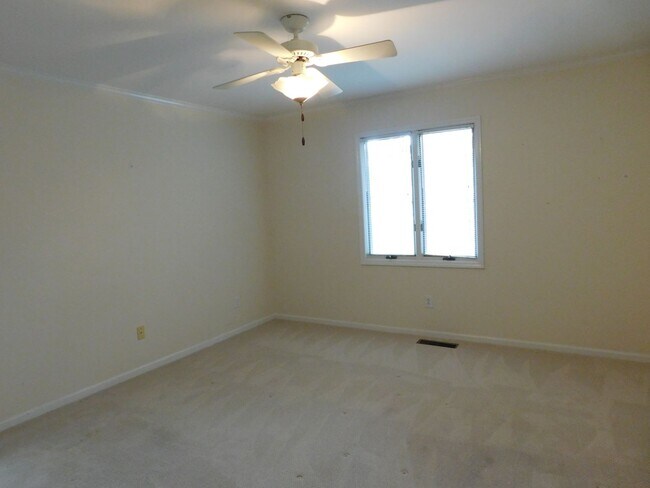 Building Photo - 914 Muirfield Pl