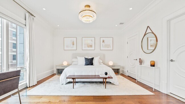 Building Photo - 313 1st St