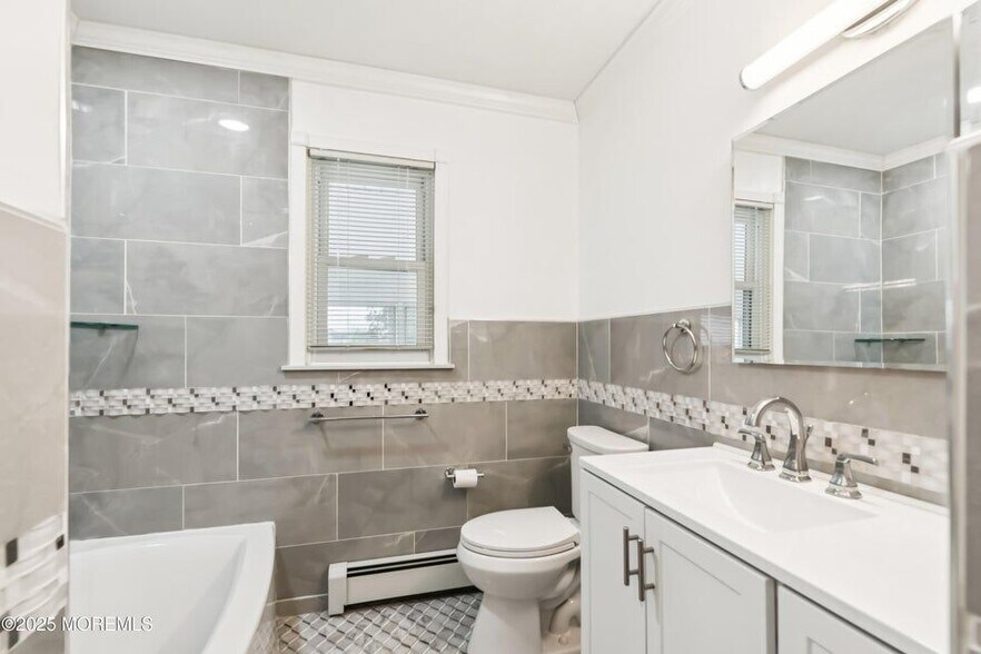 Building Photo - 112 Barbuda St