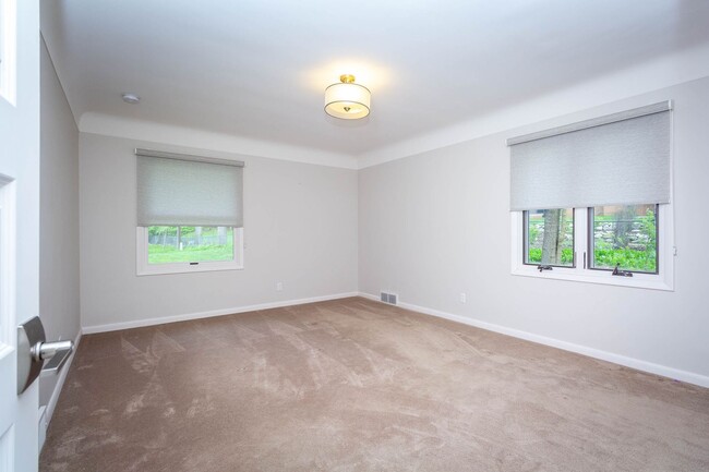 Building Photo - SOPHISTICATED COMFORT in HISTORIC FRANKLIN