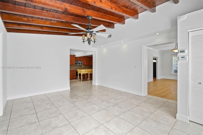 Building Photo - 1432 SW 11th St