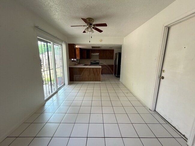 Building Photo - 2803 Greystone Dr