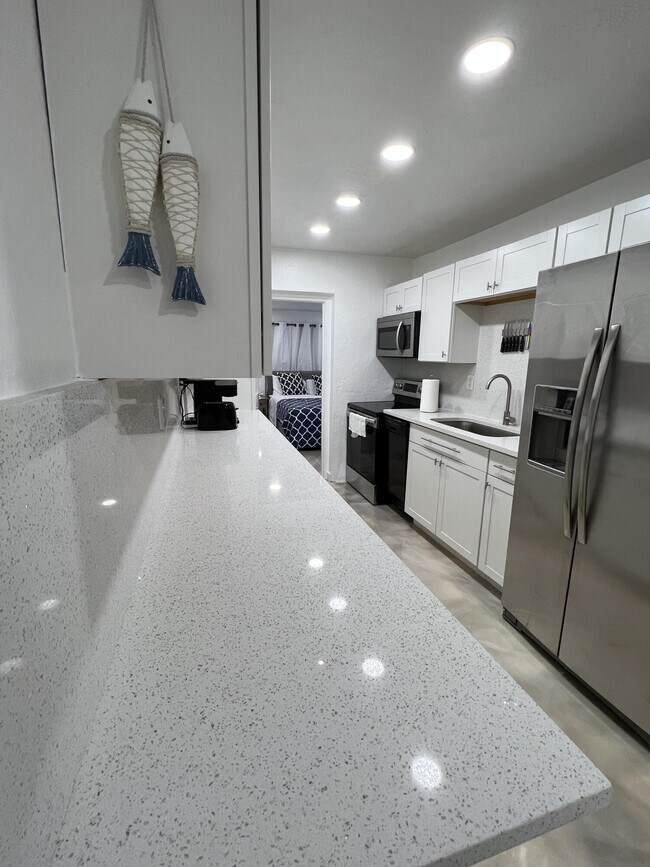 Building Photo - 2648 NE 15th Terrace