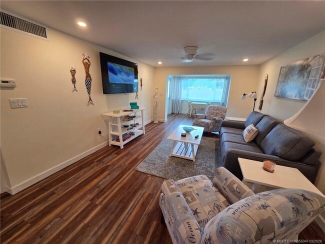 Building Photo - 5111 SE Miles Grant Rd