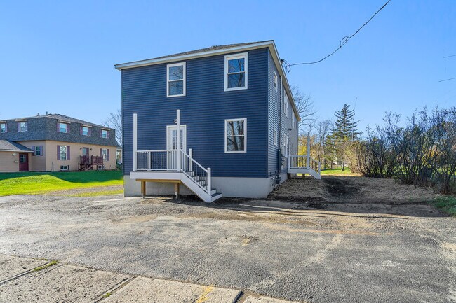 Building Photo - 3 Platt St