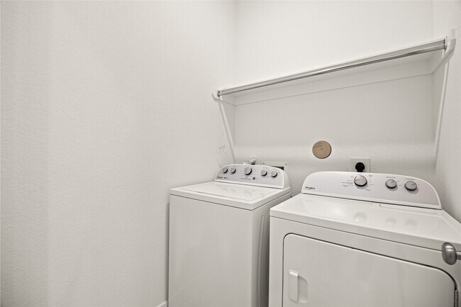 Building Photo - 19726 Curved Steel Dr