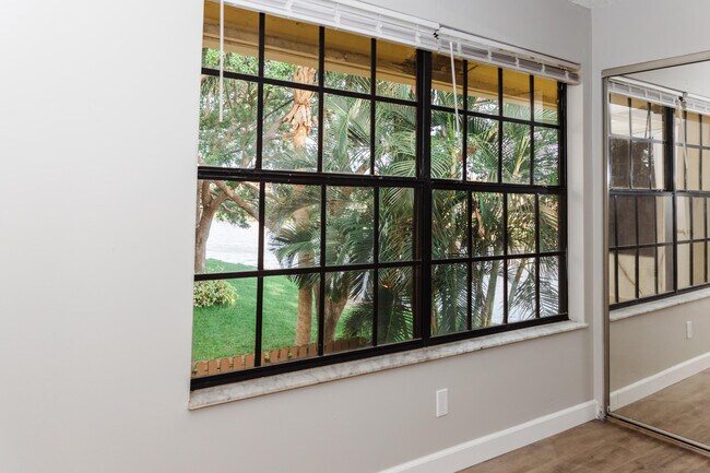 Building Photo - 2936 SW 22nd Cir