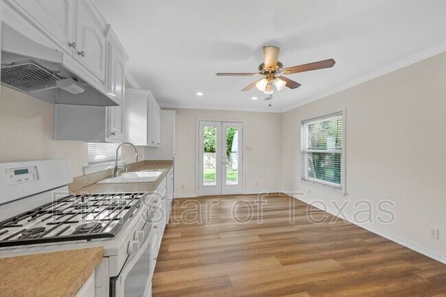 Building Photo - 1321 Casa Vale Dr