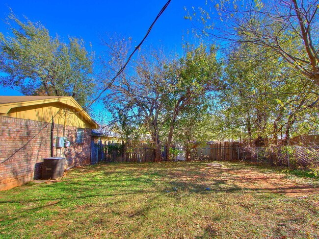 Building Photo - 4008 SE 47th St