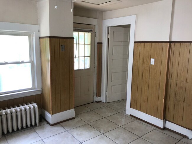 Building Photo - 4026 Clybourne Ave