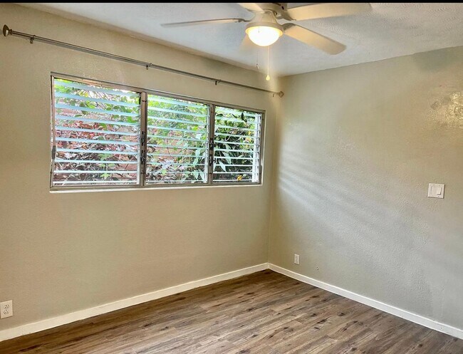 Building Photo - 66-831-831 Kamakahala St