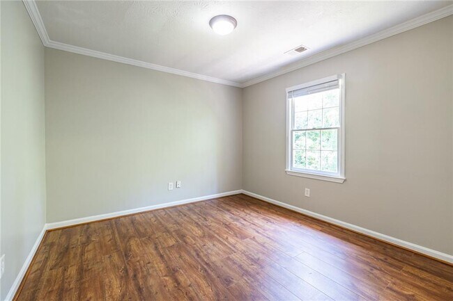 Building Photo - 1093 Wash Lee Dr SW