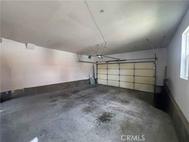 Building Photo - 32 Carnation