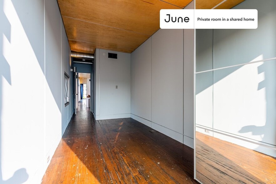 Building Photo - Room in Shared 6 bed/6 bath home