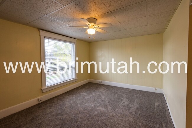 Building Photo - 273-275 S. 400 E. - 1