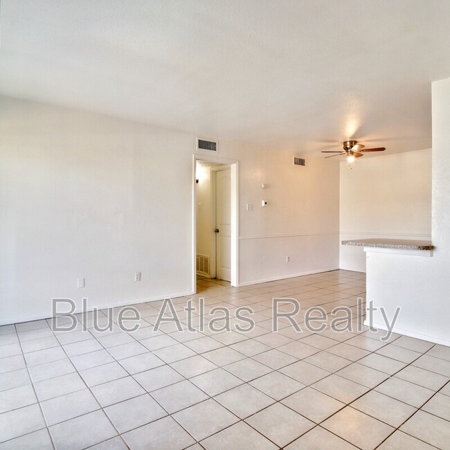 Building Photo - 4816 Wellesley Ave