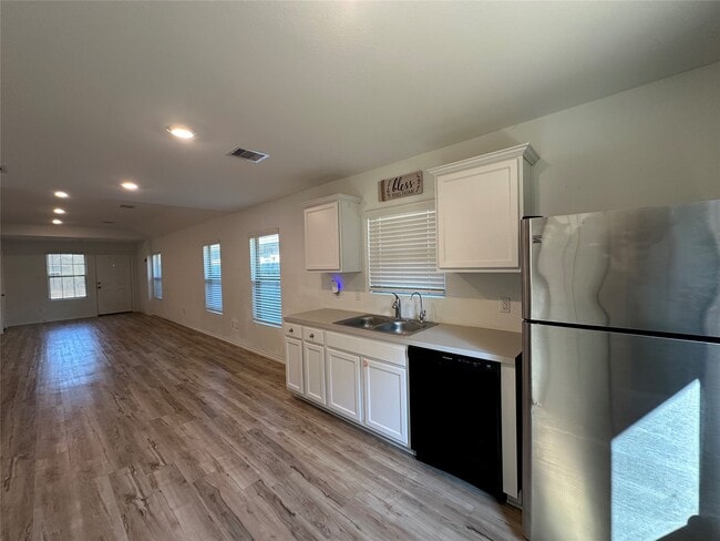 Building Photo - 33516 Orange Maple Wy