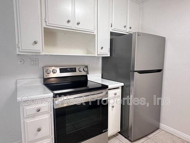 Building Photo - 1810 Broadway St