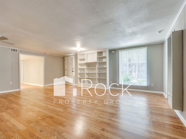 Building Photo - 3 Bedroom Home + 1 Bedroom Apartment near OCU and Uptown!