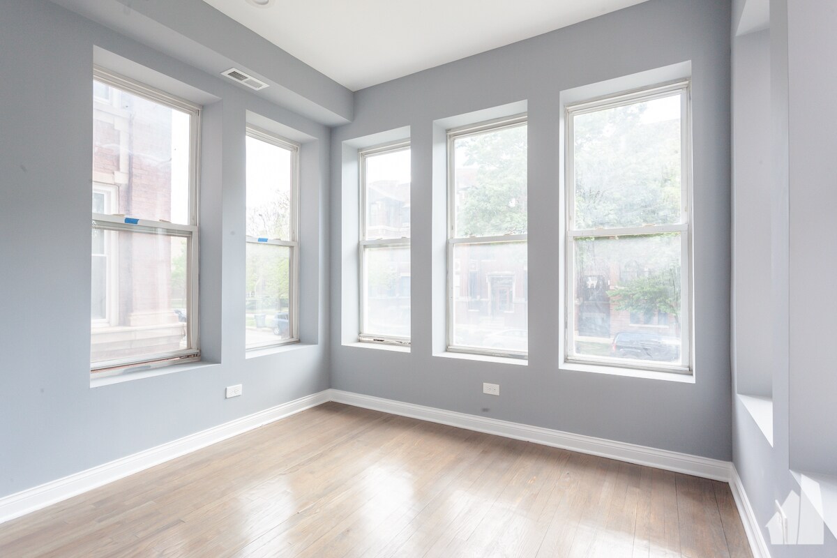 Building Photo - 5130-32 South Greenwood Ave