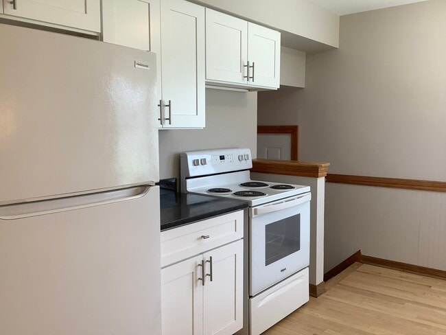 Building Photo - 4920 Cypress Dr