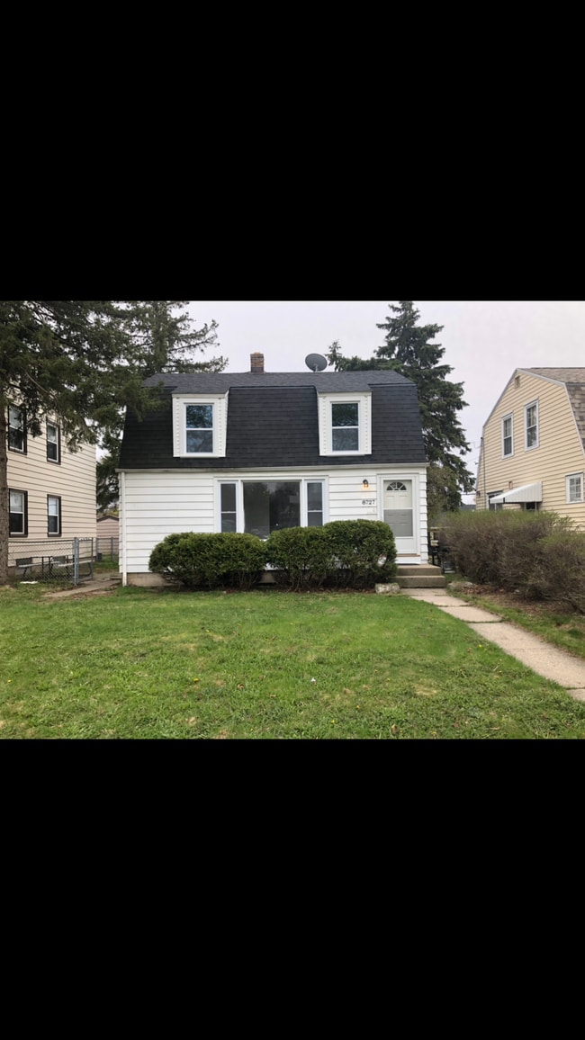 Building Photo - 8727 W Lisbon Ave