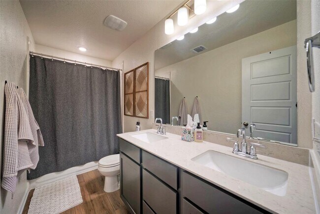 Building Photo - 13216 Nancy Reagan St