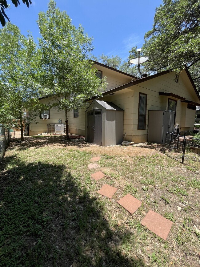 Building Photo - 1214 Timber Bay
