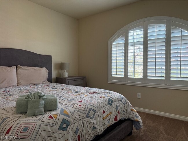 Building Photo - 6073 Crown Palms Ave