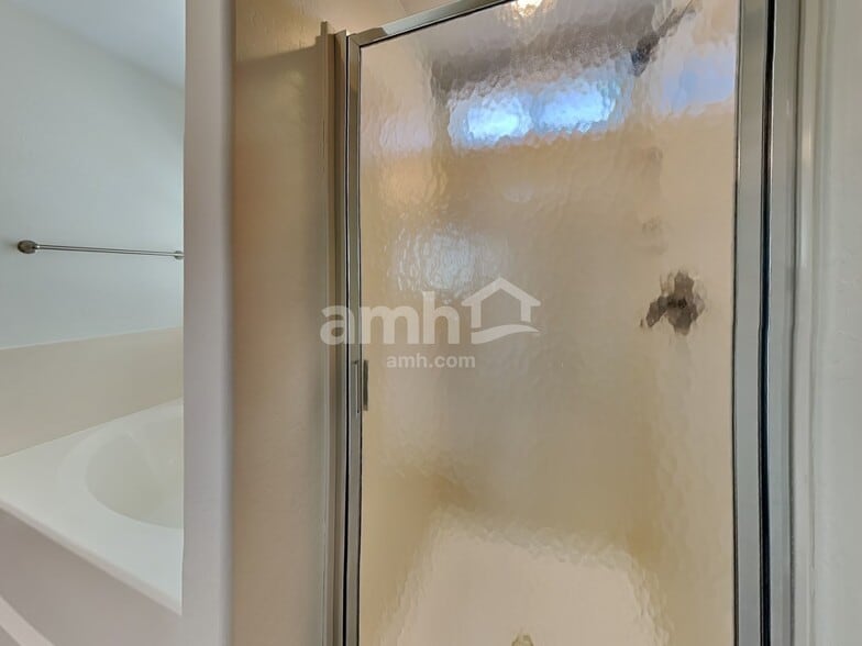 Building Photo - 11409 W Davis Ln