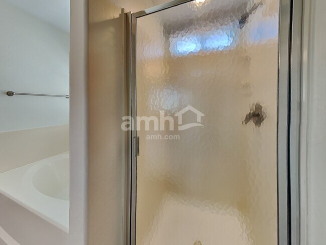 Building Photo - 11409 W Davis Ln