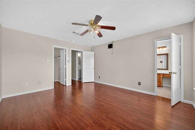 Building Photo - 9123 Belle Glen Dr