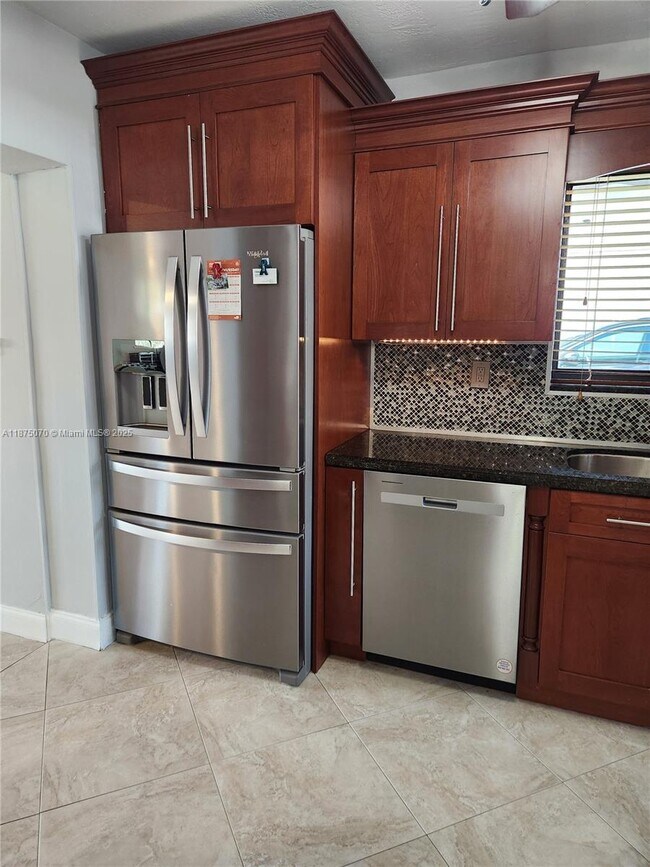 Building Photo - 10990 SW 57th St