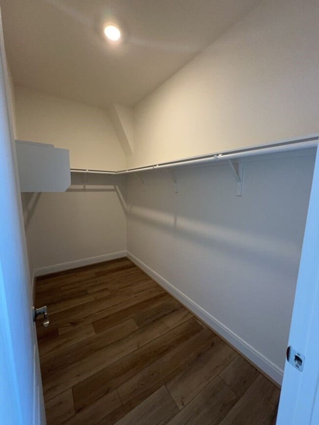 Building Photo - 2885 Grand Anse Dr