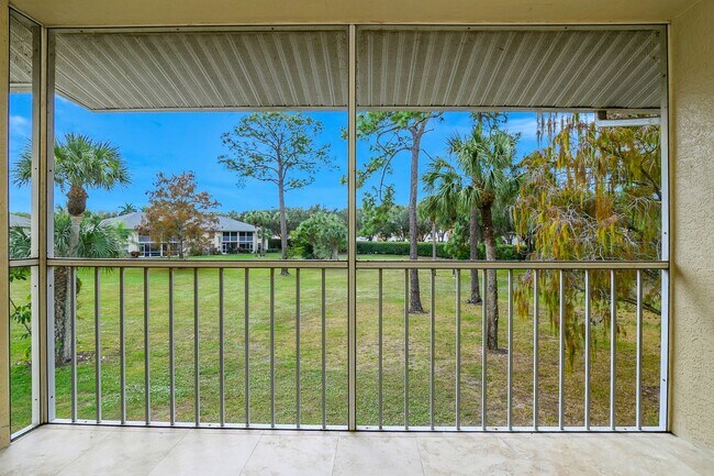 Building Photo - Berkshire Lakes, 2nd Floor, Corner Unit for Annual Lease