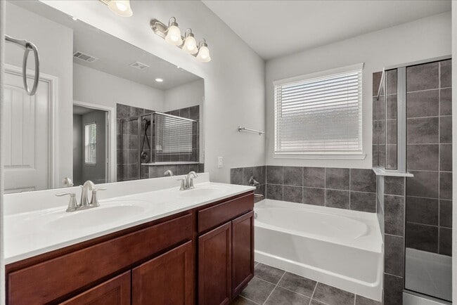 Building Photo - 4114 W Bayou Maison Cir