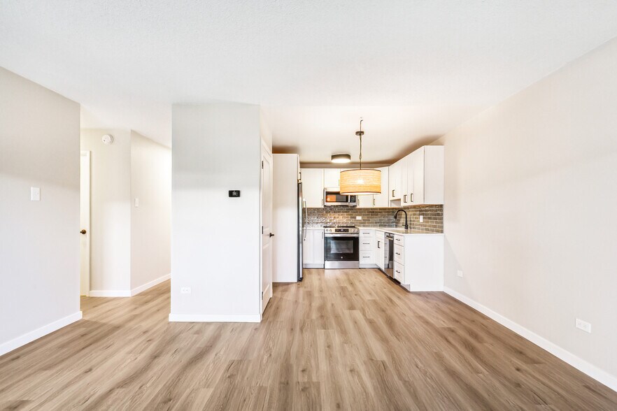 Building Photo - 725 S Alton Way