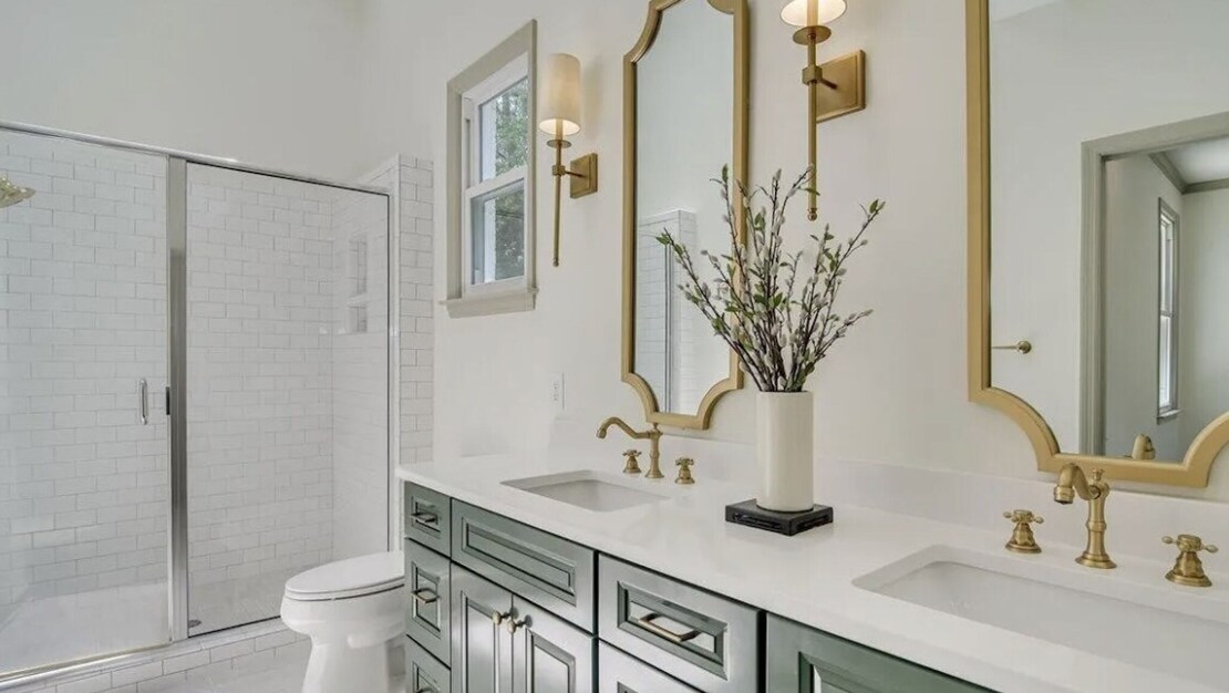 Ensuite bathroom - 94 Bristlecone Ln