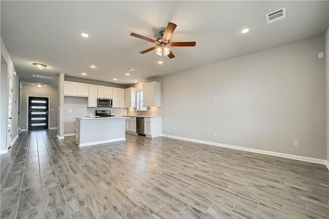 Building Photo - 2924 Sage Ranch Dr