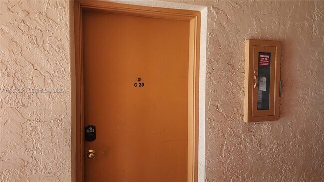 Building Photo - 7231 Miami Lakes Dr