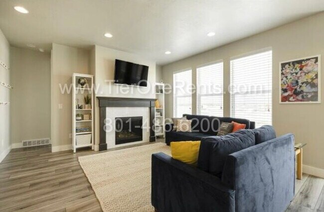 Building Photo - NO DEPOSIT option available for qualified ...