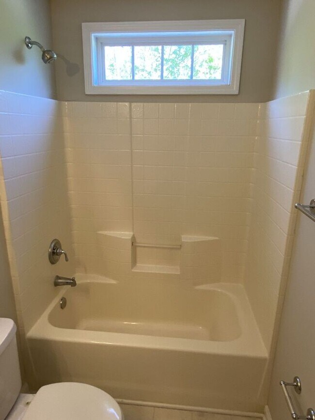 Building Photo - 2 story, 3 Bedroom Corner Lot Home in Corn...