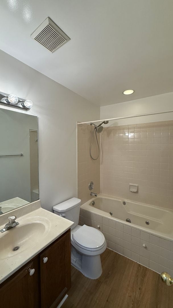 Building Photo - Newly Refreshed Rambler in Convenient Loca...