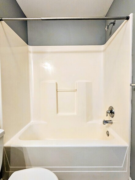 Building Photo - 21 Granite Dr