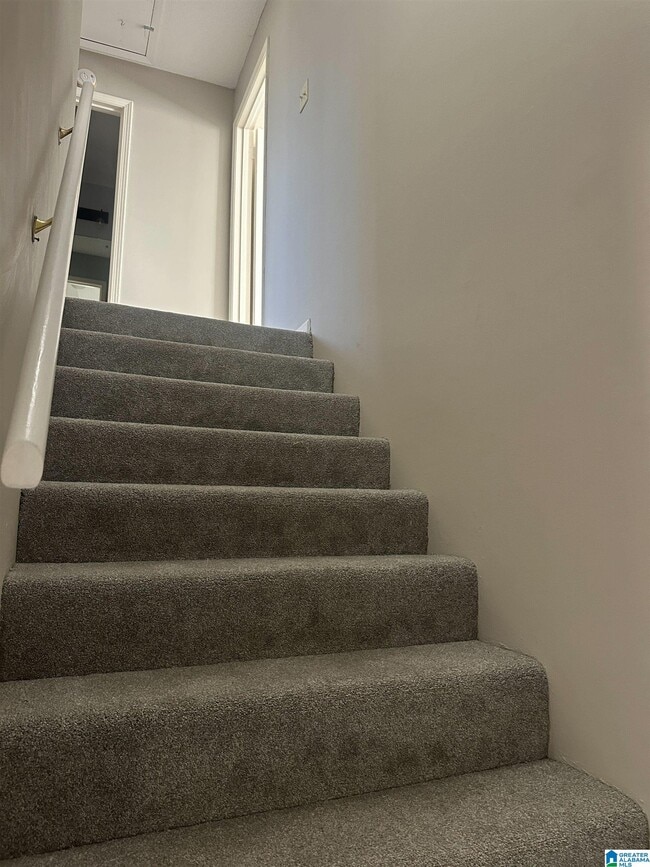 Building Photo - 839 Linbard Ln