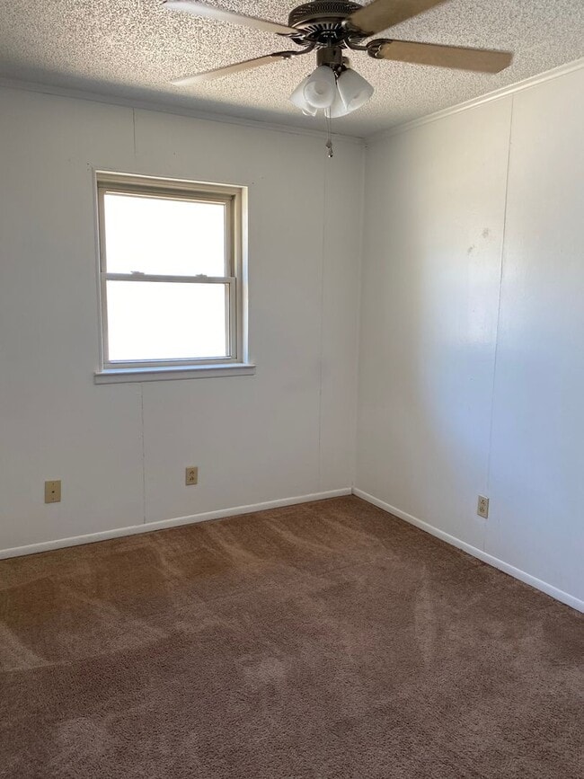 Building Photo - Eastside Single Family Home