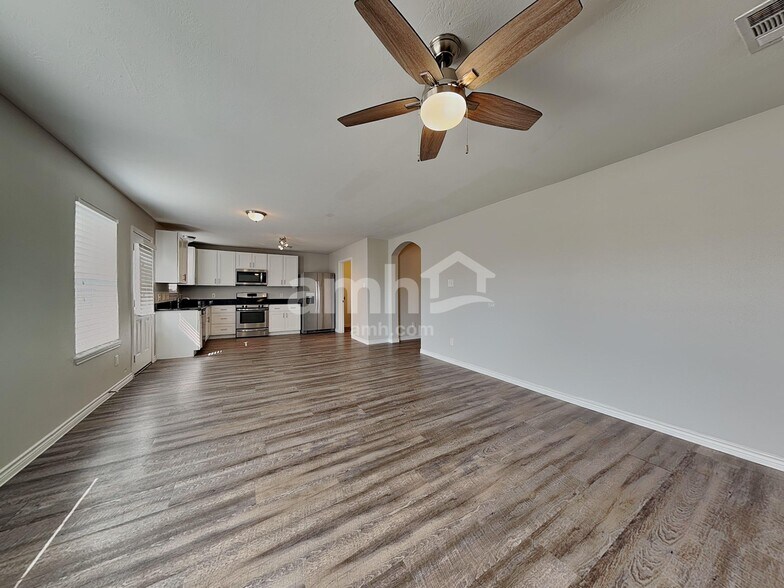 Building Photo - 21711 Falcongate Ct