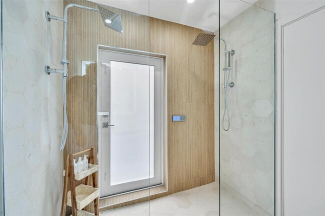 Building Photo - 1700 Marietta Dr